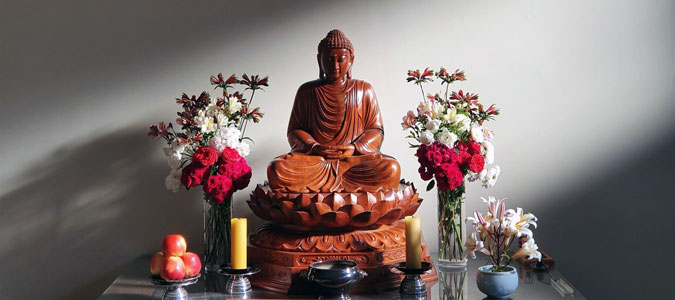 Photo of the Auckland Zen Centre's altar